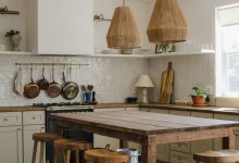 why-greek-flatbread-deserves-a-spot-in-your-kitchen